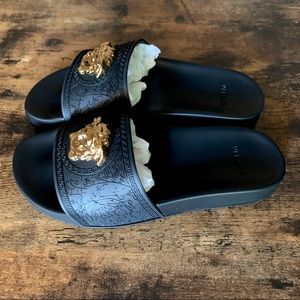 versace medusa pool slides (new & never worn)